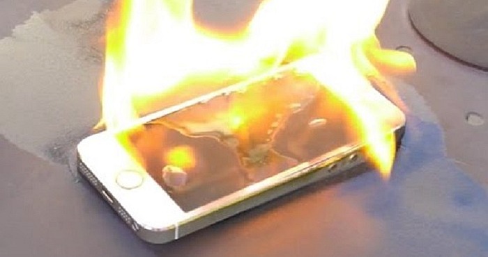 A man got third degree burn during sleeping with iPhone